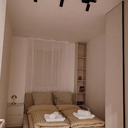 Feel Apartment *